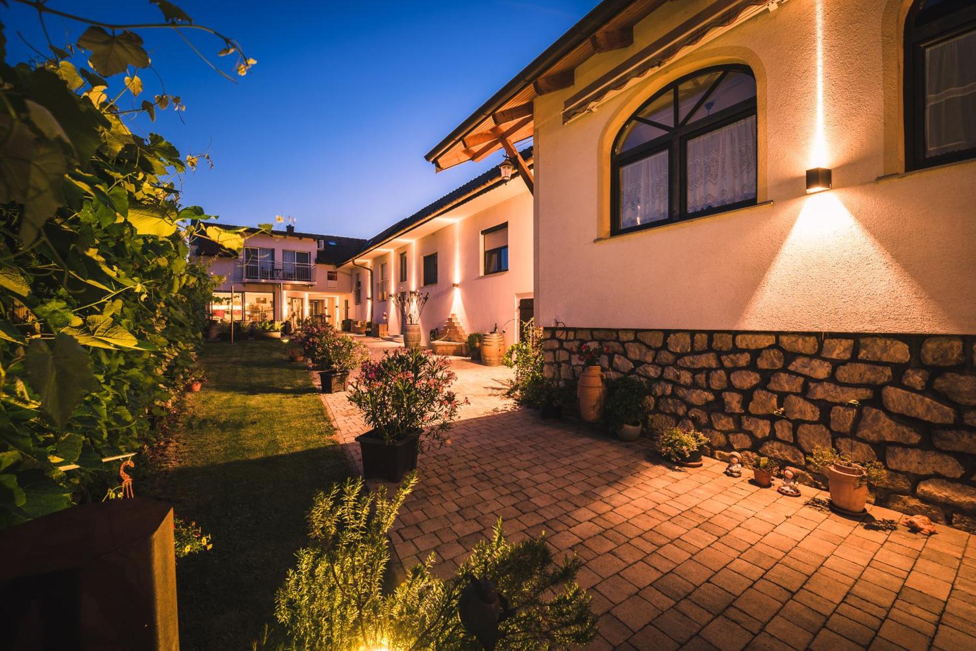 Weingut Gaestehaus D&D Haider Jois Exterior photo