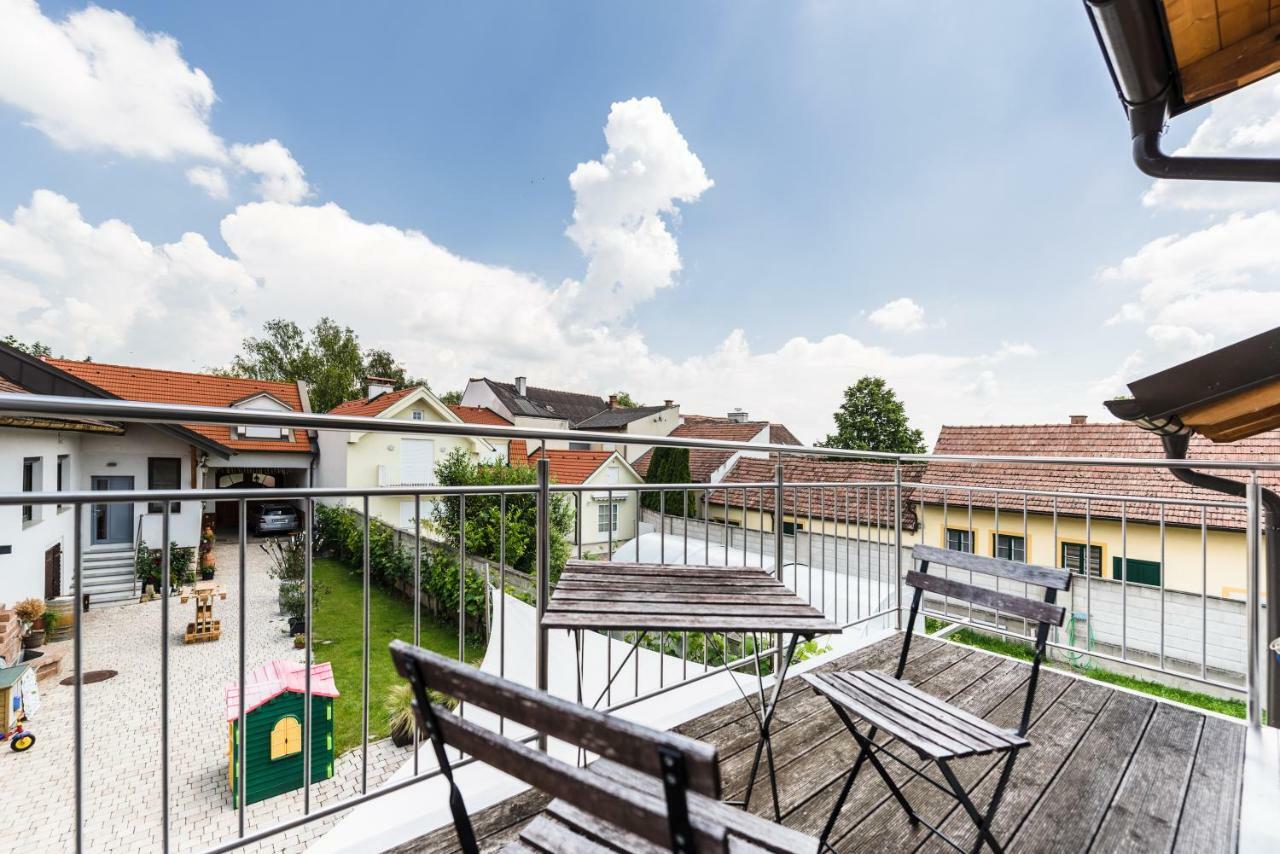 Weingut Gaestehaus D&D Haider Jois Exterior photo